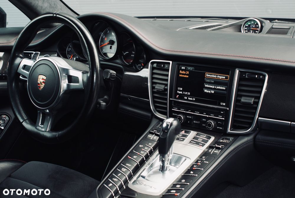 Porsche Panamera GTS - 18