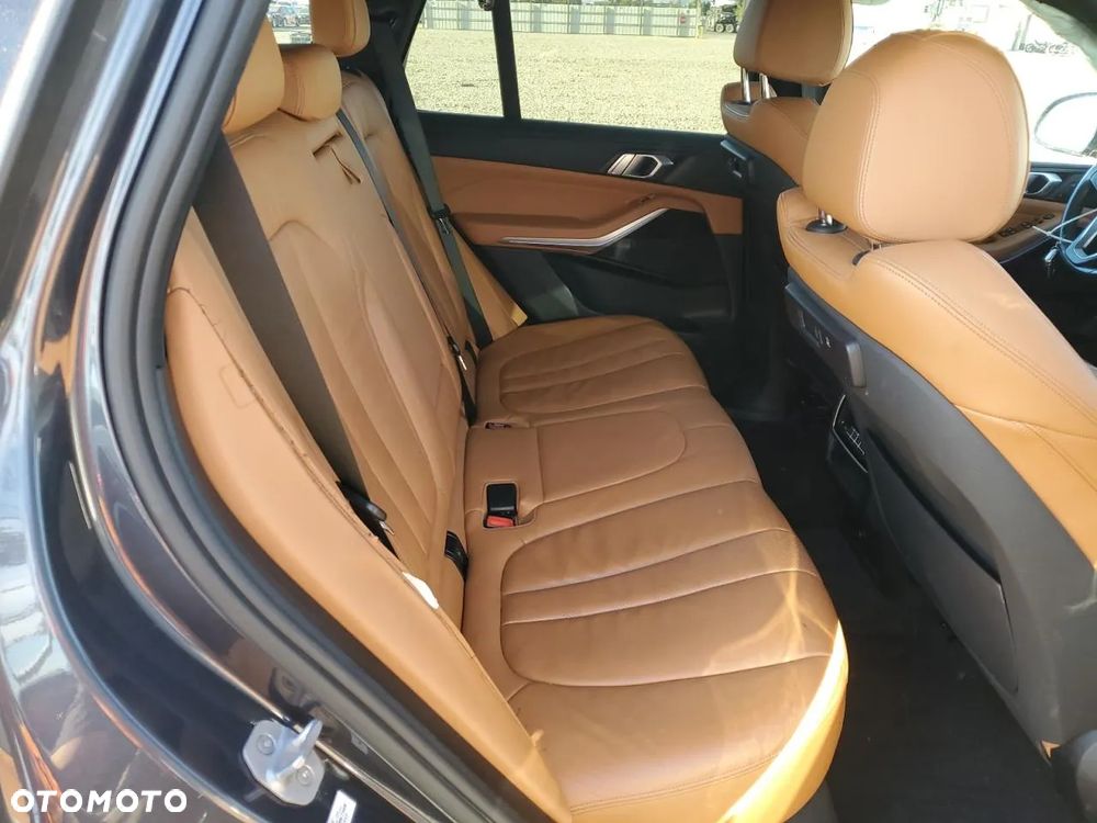 BMW X5 xDrive40i - 11