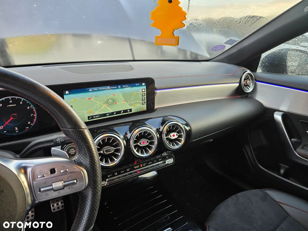 Mercedes-Benz CLA 180 7G-DCT AMG Line - 14