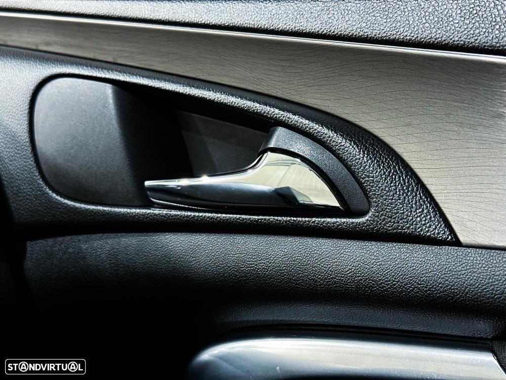 Opel Insignia - 32