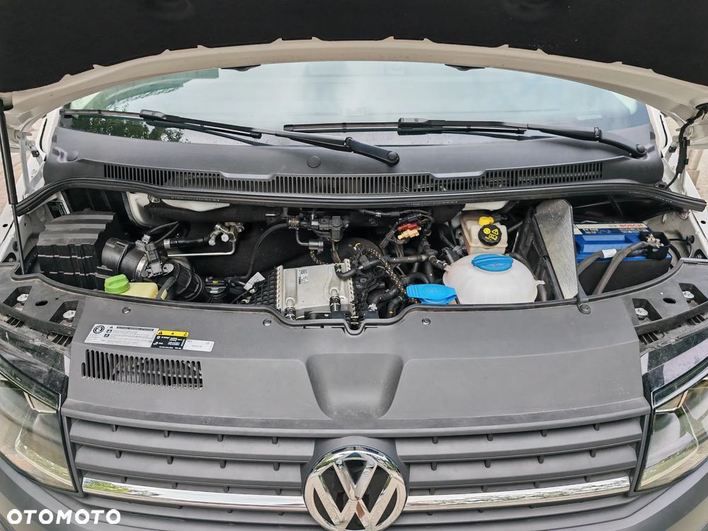 Volkswagen Caravelle - 24