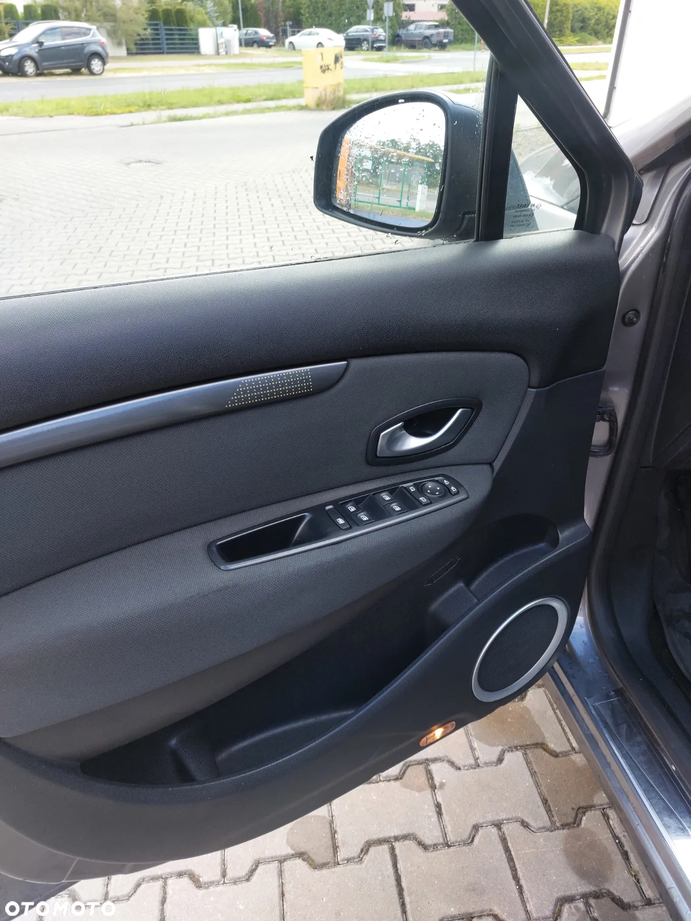 Renault Grand Scenic 1.9 dCi FAP Privilege - 8