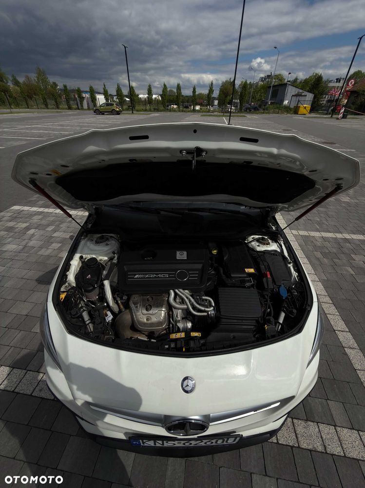 Mercedes-Benz CLA - 8