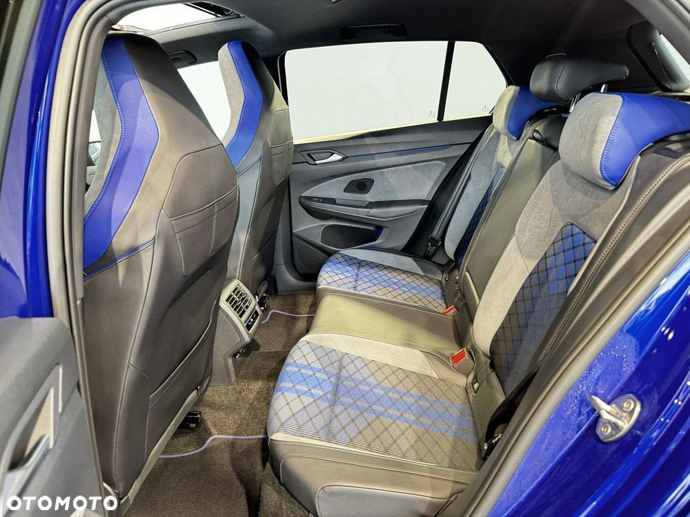 Volkswagen Golf - 17