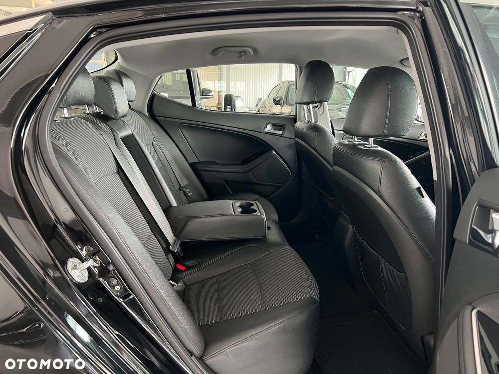 Kia Optima 2.0 L - 37