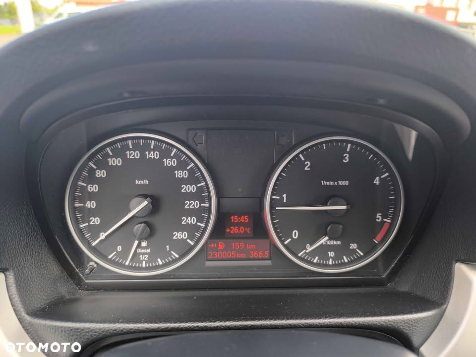 BMW Seria 3 318d DPF - 11