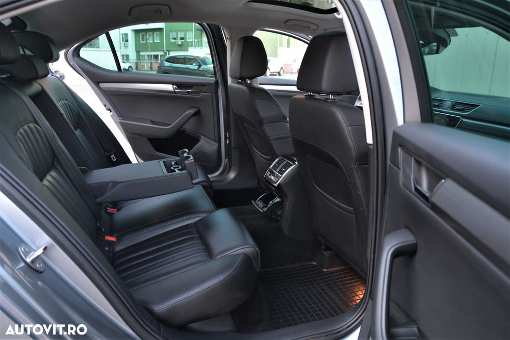 Skoda Superb 2.0 TDI DSG Premium Edition - 13