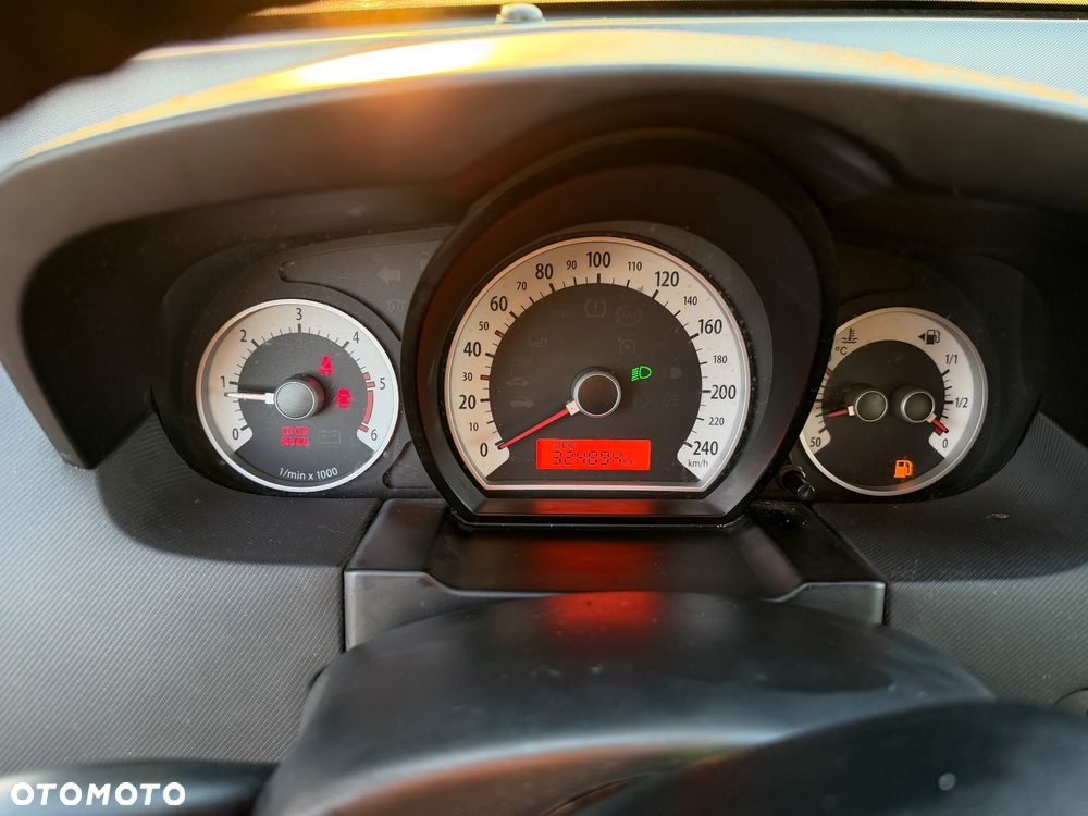 Kia Ceed 2.0 crdi Optimum + - 12