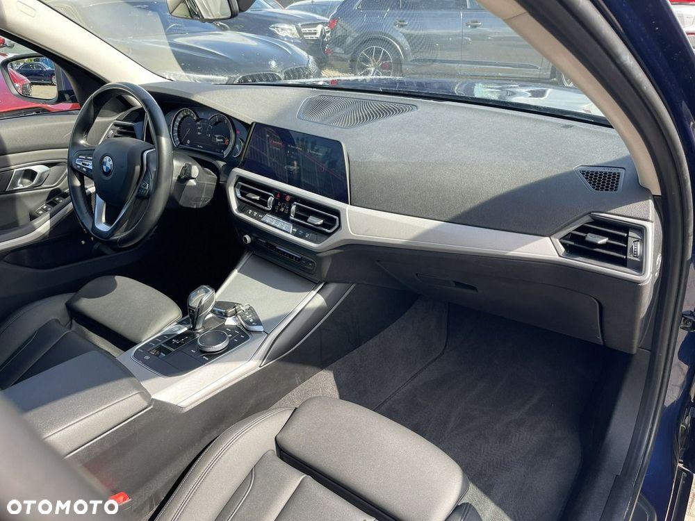 BMW Seria 3 318d - 12