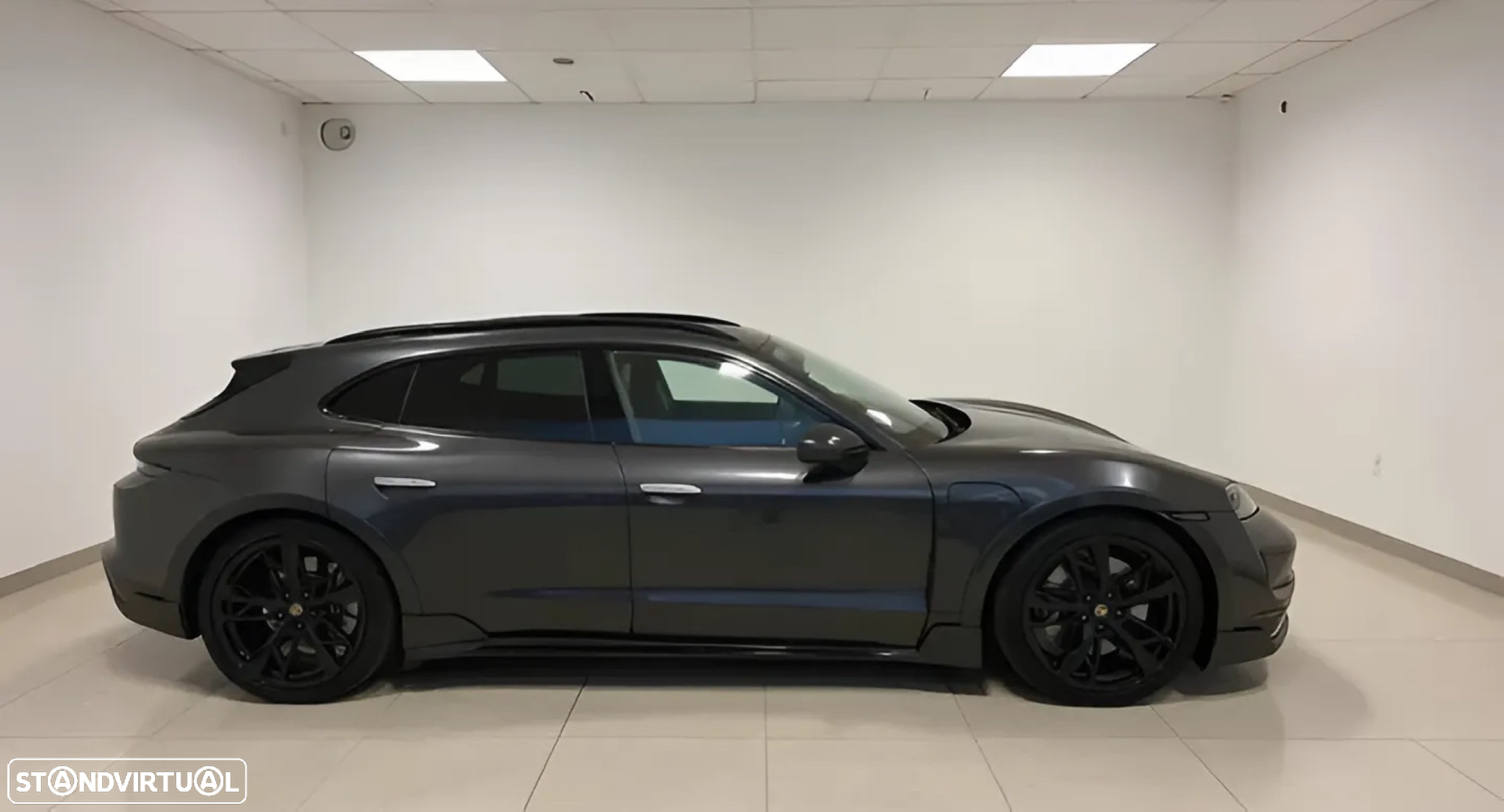 Porsche Taycan Cross Turismo 4 - 3