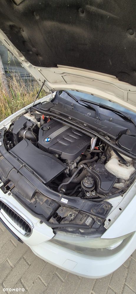 BMW Seria 3 320d xDrive - 13