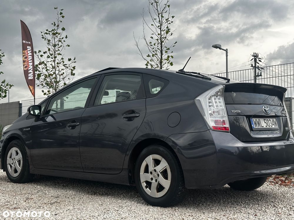 Toyota Prius 1.8 HSD Premium - 4