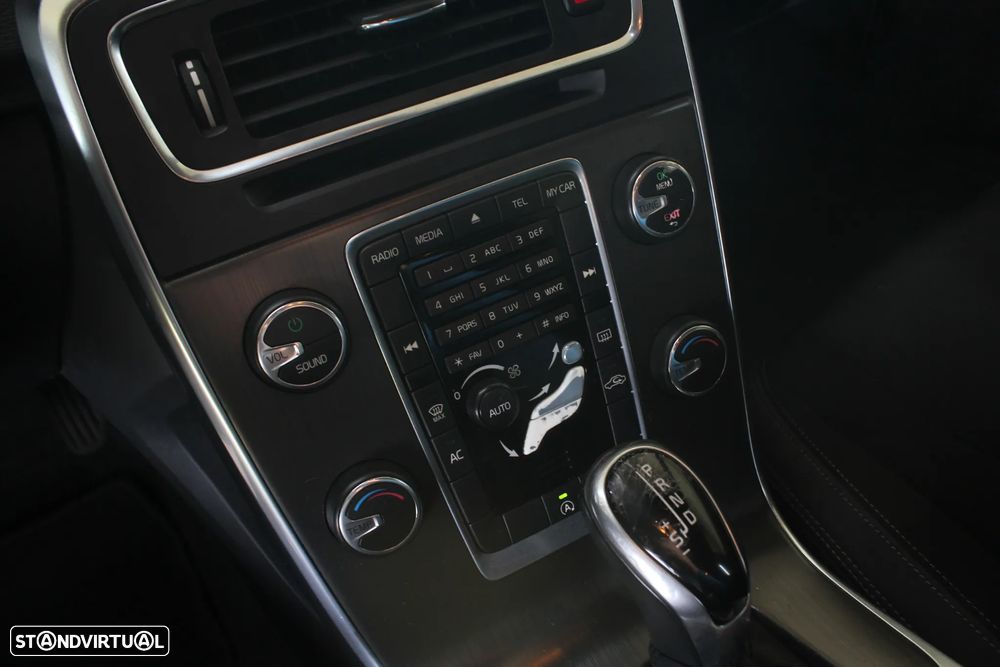 Volvo V60 1.6 D2 Momentum Eco Powershift - 30