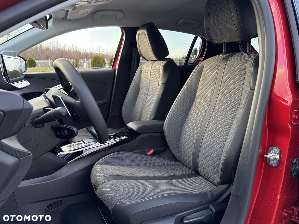 Peugeot 208 - 29