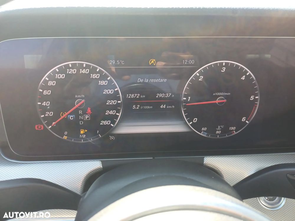 Mercedes-Benz E - 12