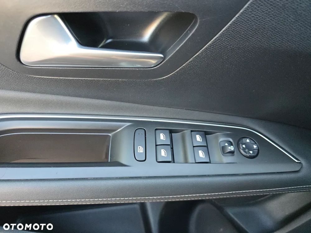 Peugeot 3008 1.5 BlueHDi Allure Pack S&S EAT8 - 8