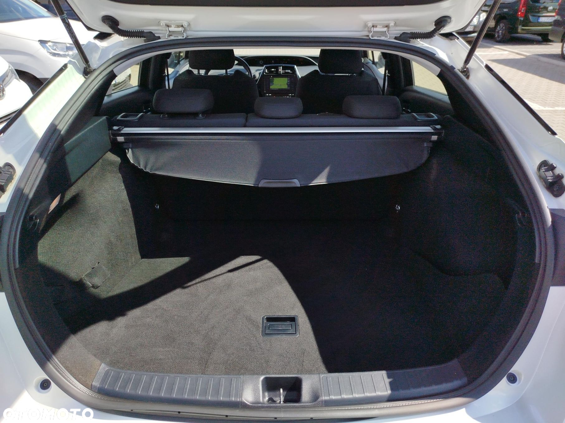 Toyota Prius - 16