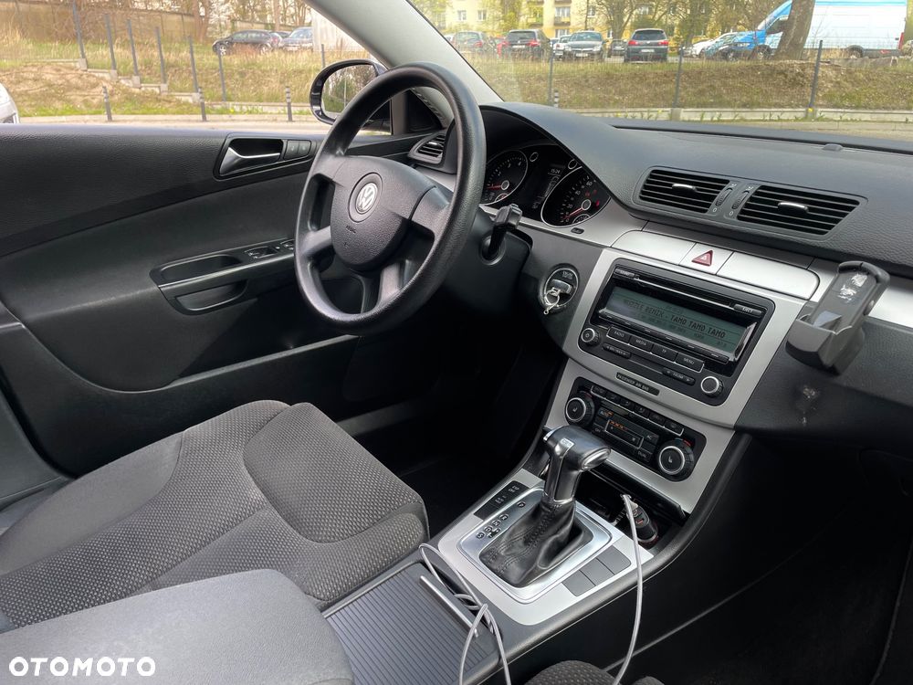Volkswagen Passat - 17