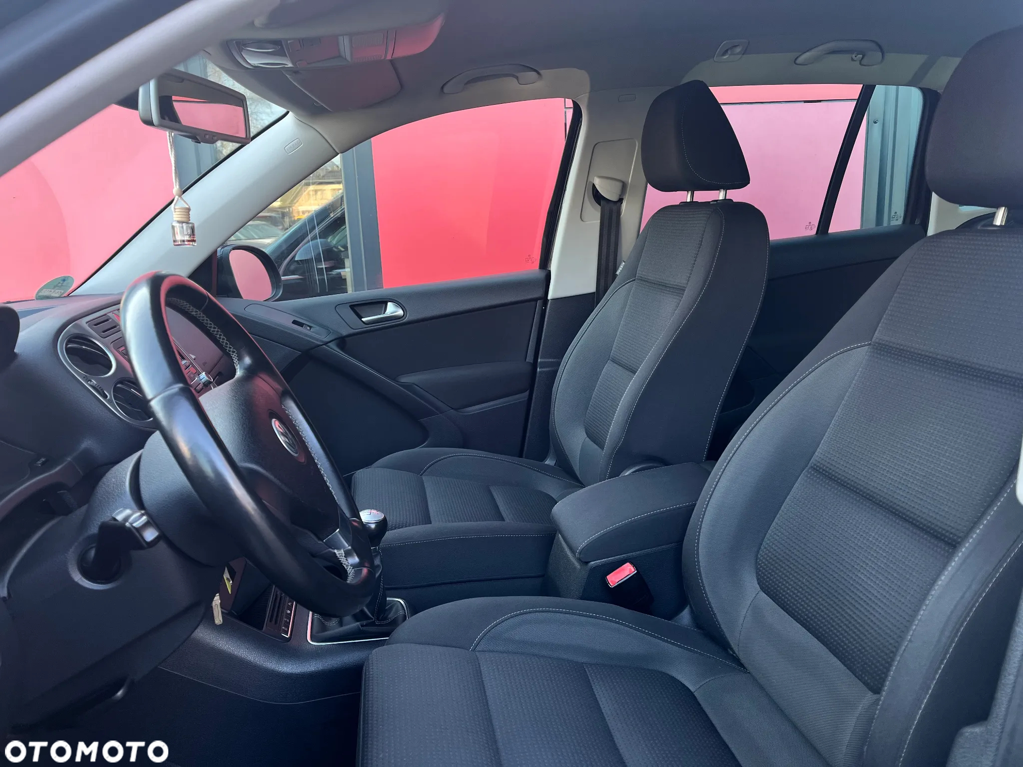 Volkswagen Tiguan 2.0 TDI DPF BlueMotion Technology Exclusive - 22