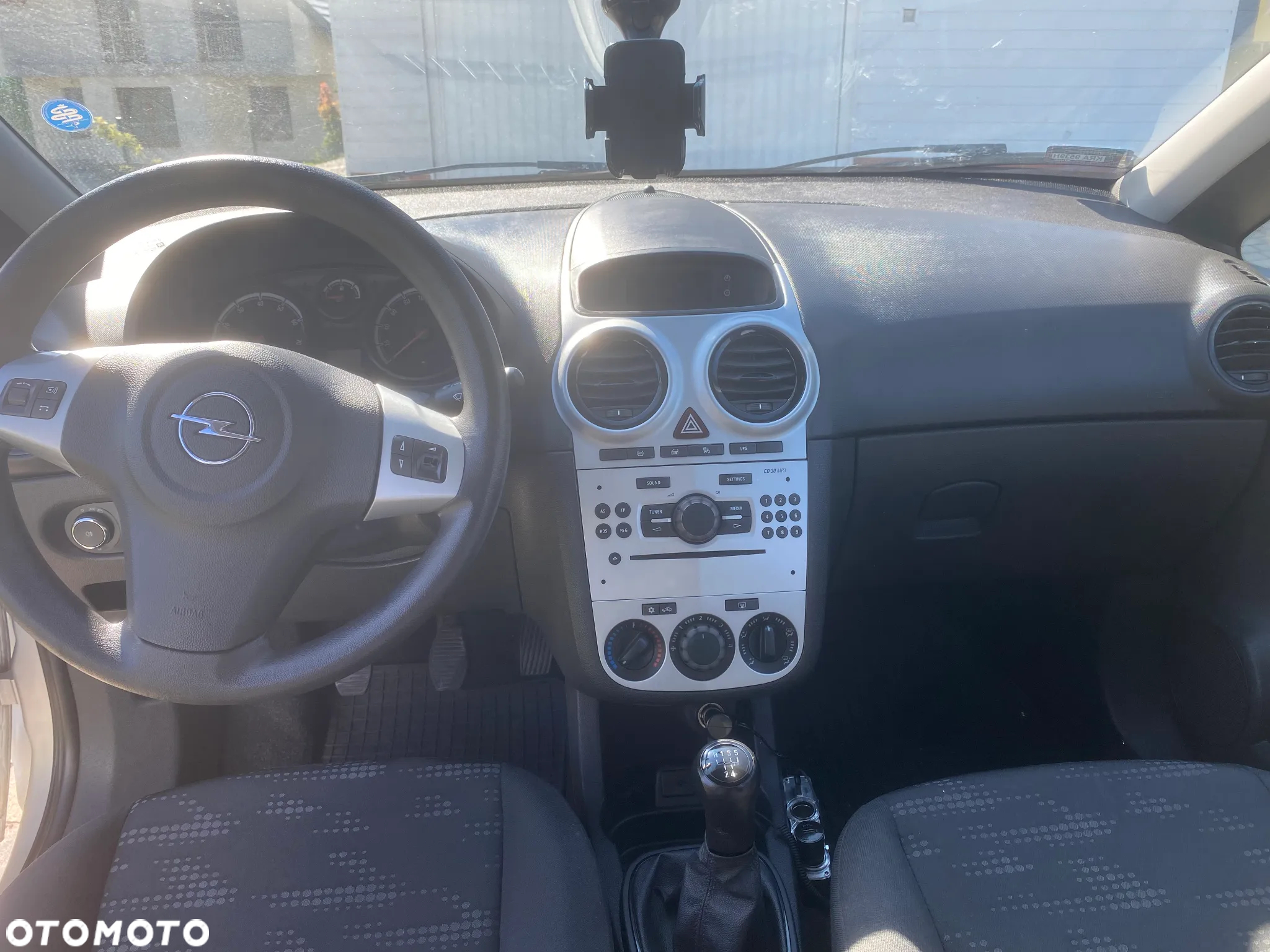 Opel Corsa 1.2 16V Enjoy - 12