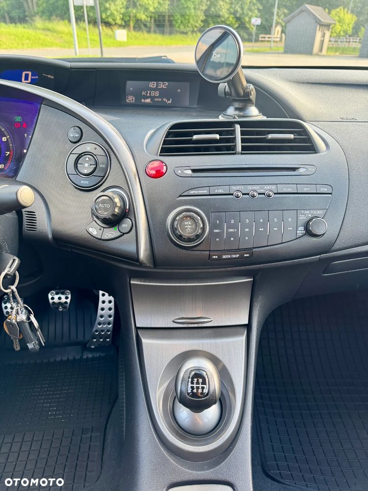 Honda Civic 1.8 GT Special Edition - 19
