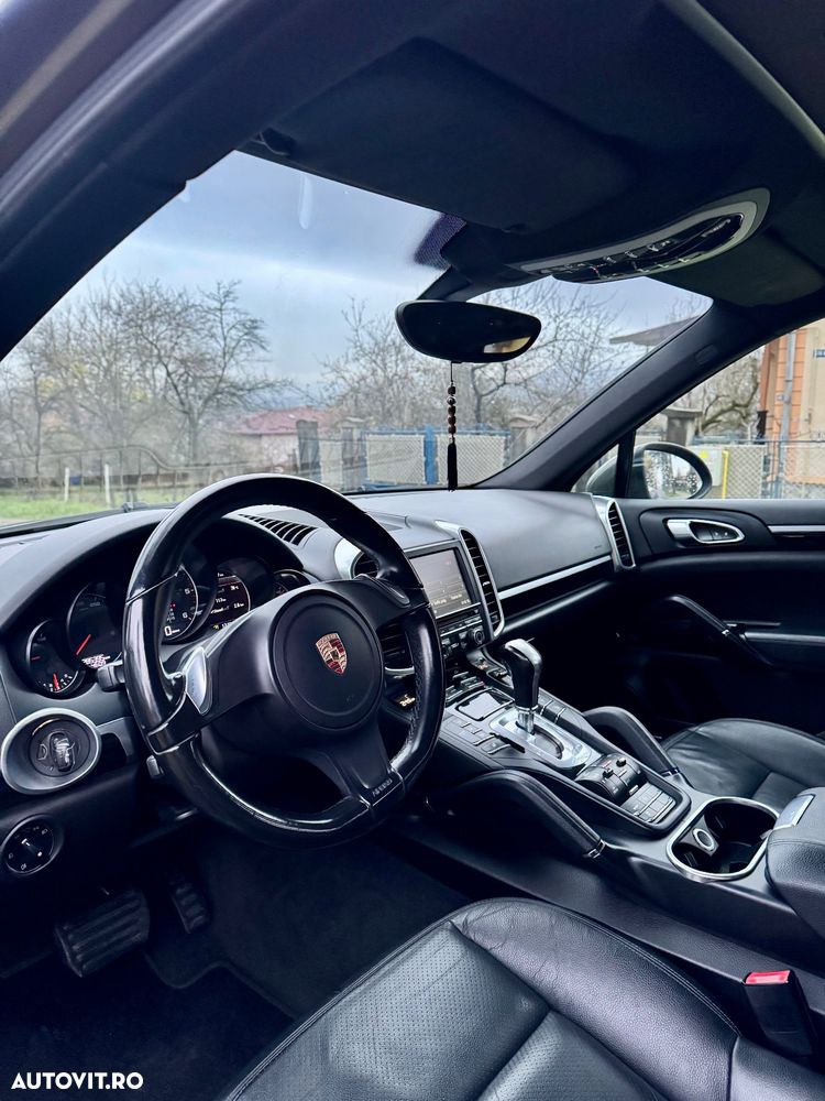 Porsche Cayenne - 8