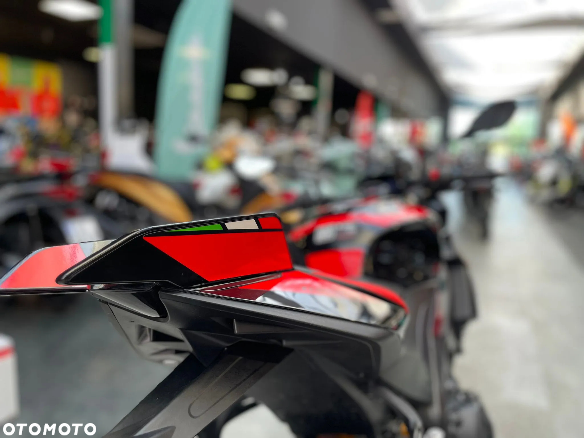 Aprilia Tuono - 10