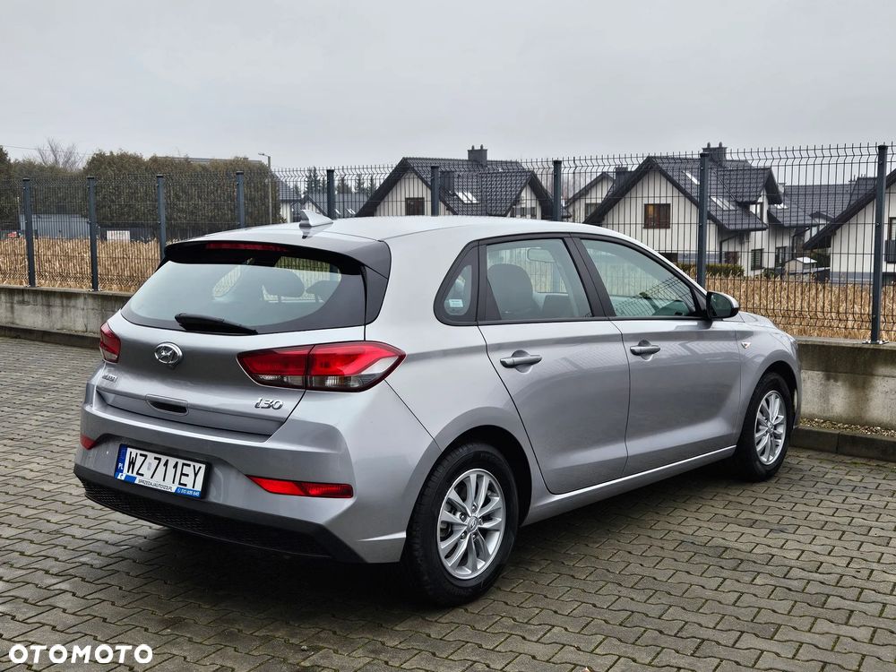 Hyundai i30 1.5 DPI Classic + - 6