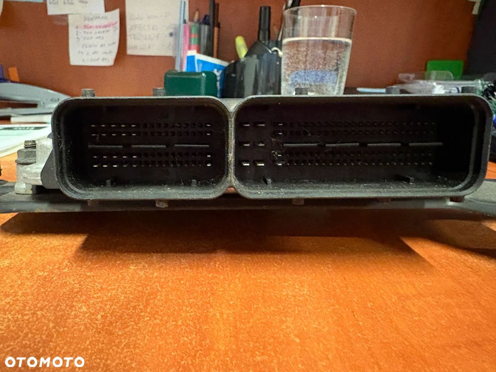 Komputer Sterownik silnika ECU HYUNDAI I40 39120-2A208 0281018491 - 3