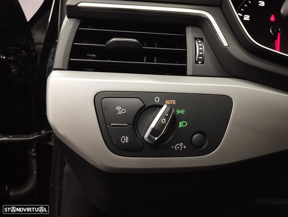 Audi A4 40 TDI S tronic - 16