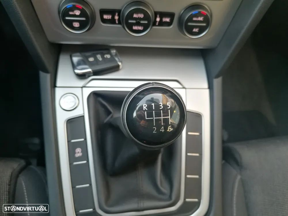 VW Passat Variant 1.6 TDI Confortline - 20