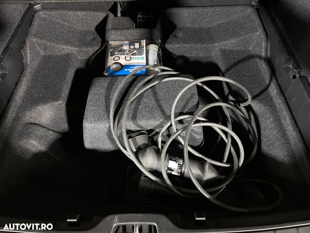 Volvo XC 40 T5 Twin Engine DKG Momentum Pro - 26