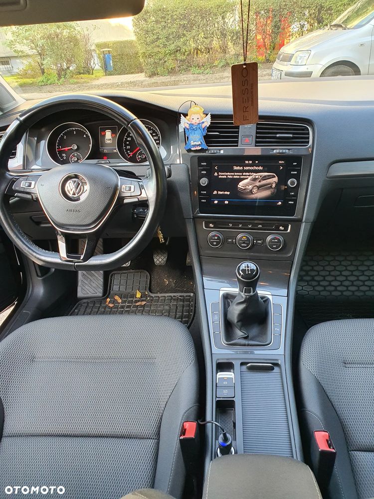 Volkswagen Golf - 23