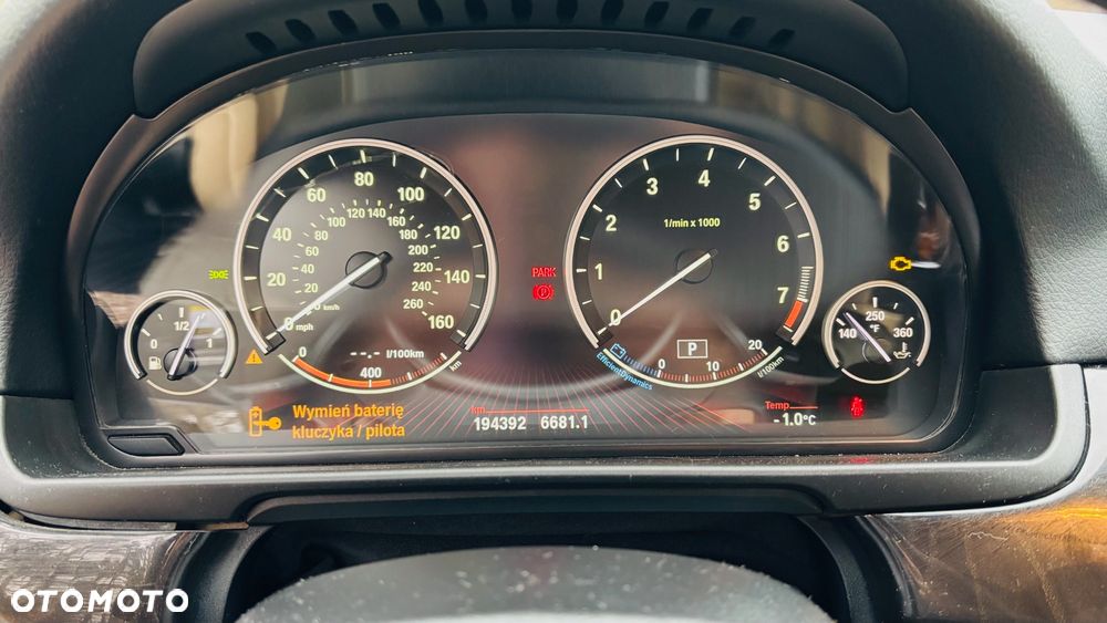 BMW Seria 5 535i xDrive Luxury Line - 15