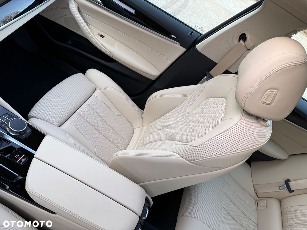 BMW Seria 5 530e M Sport sport - 26