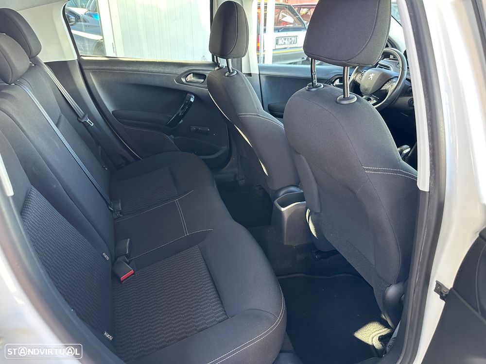Peugeot 208 1.2 VTi SE Style - 15