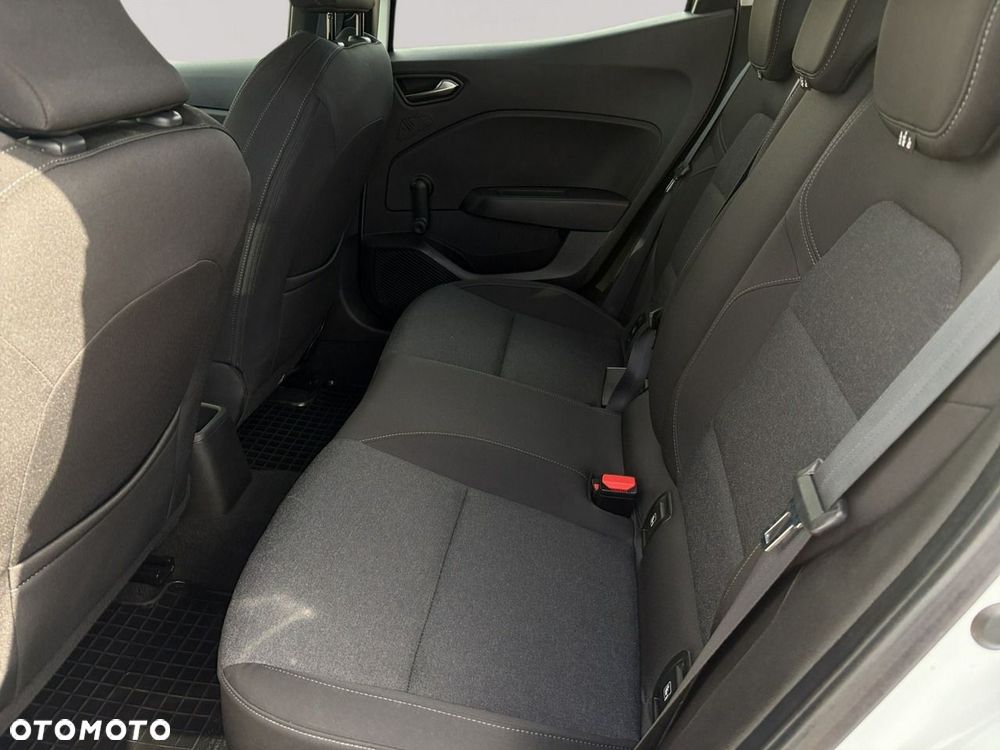 Renault Clio - 22