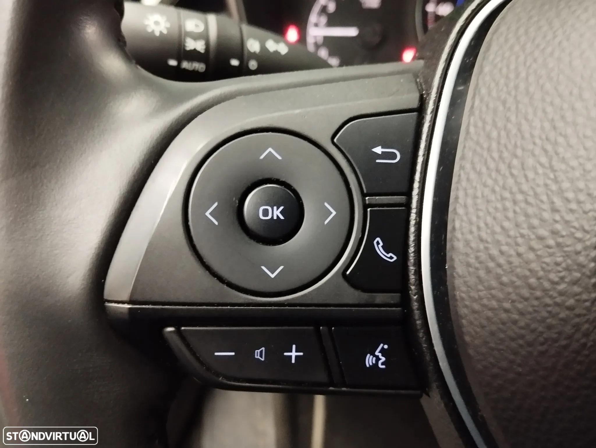 Toyota Corolla 1.8 Hybrid Comfort - 18
