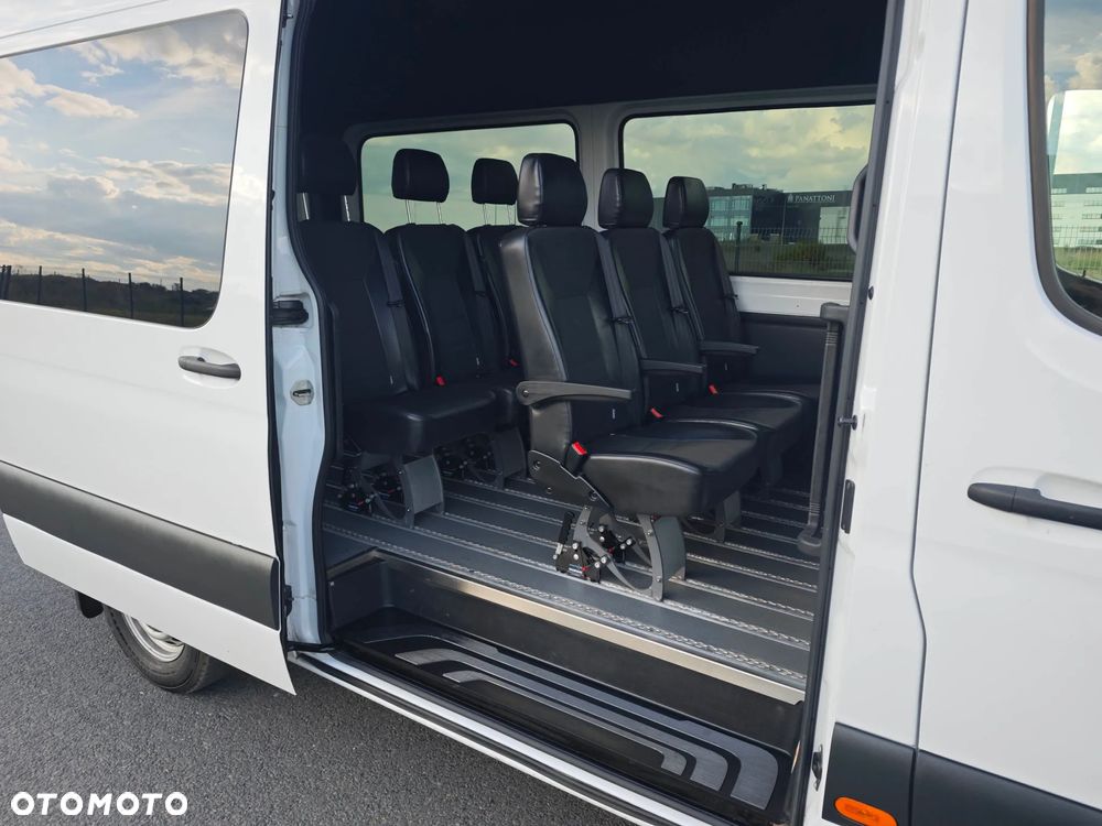 Mercedes-Benz Sprinter Standard PRO 907.233 - 12