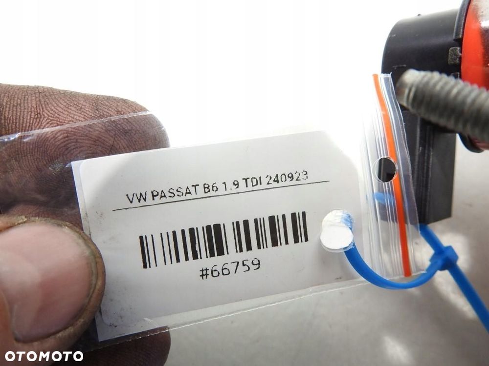 LAMPA LEWA TYLNA TYŁ KLAPY LED VW PASSAT B6 3C5945093E - 4