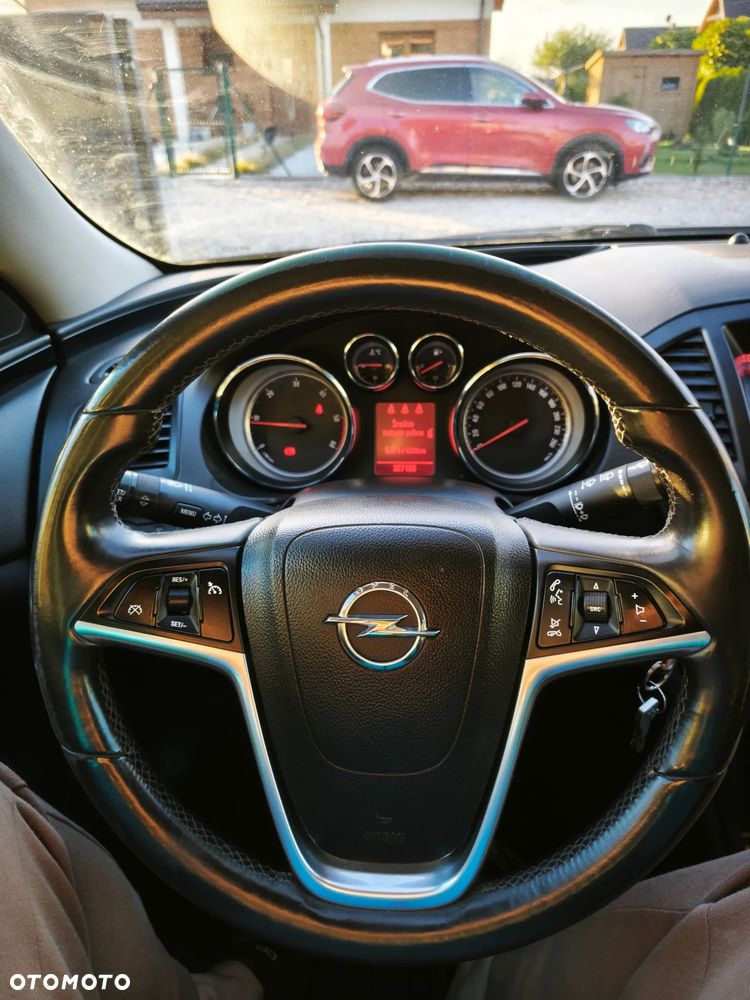 Opel Insignia - 15