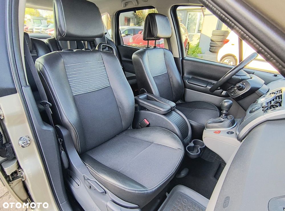 Renault Scenic - 17