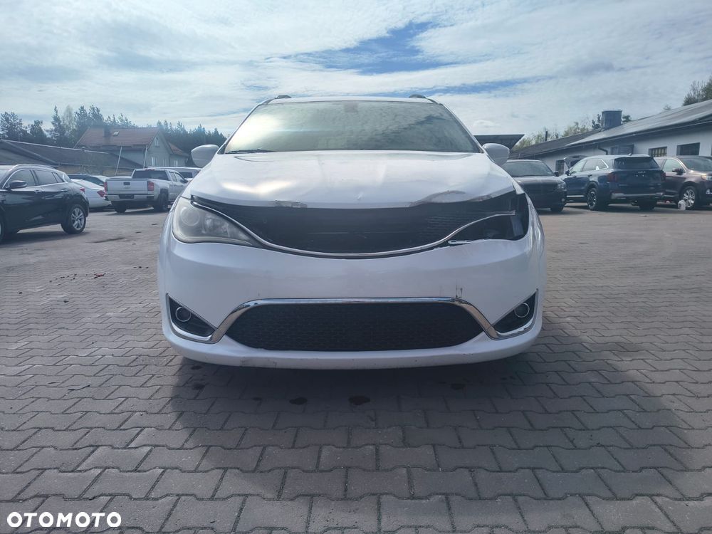 Chrysler Pacifica - 7