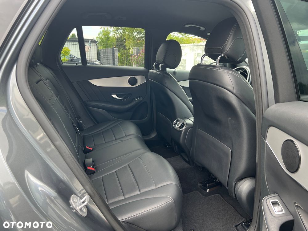 Mercedes-Benz GLC 250 4Matic 9G-TRONIC AMG Line - 8