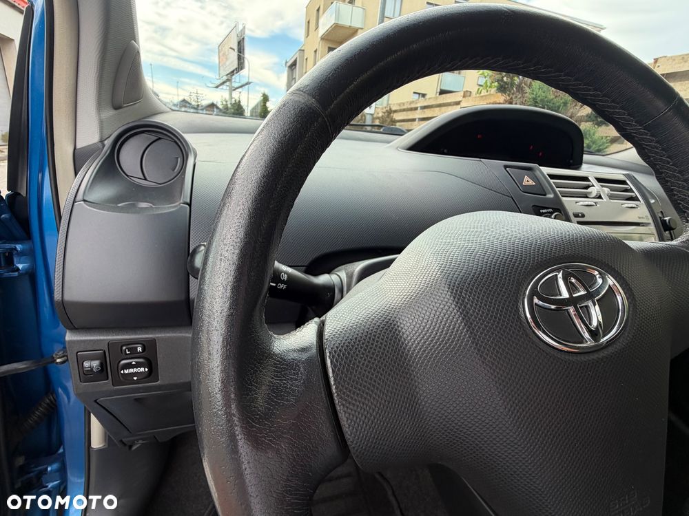 Toyota Yaris 1.0 Terra A/C - 19