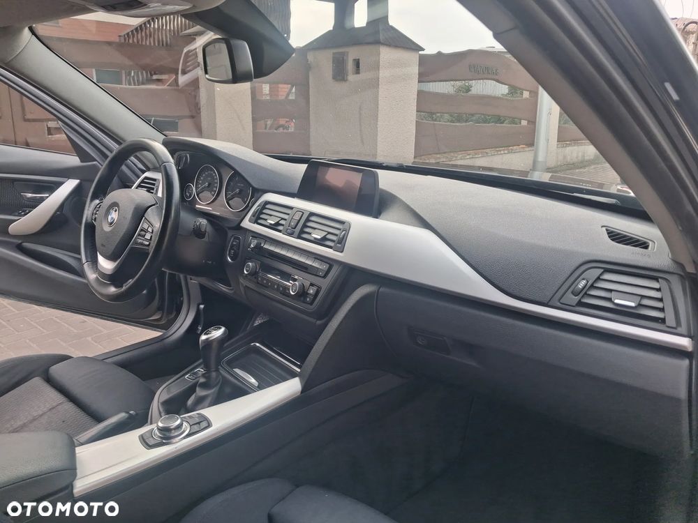 BMW Seria 3 318d Sport Line - 5