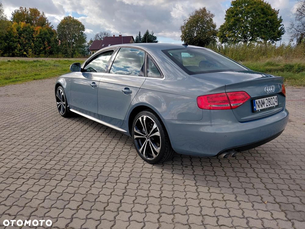 Audi A4 Limousine - 16