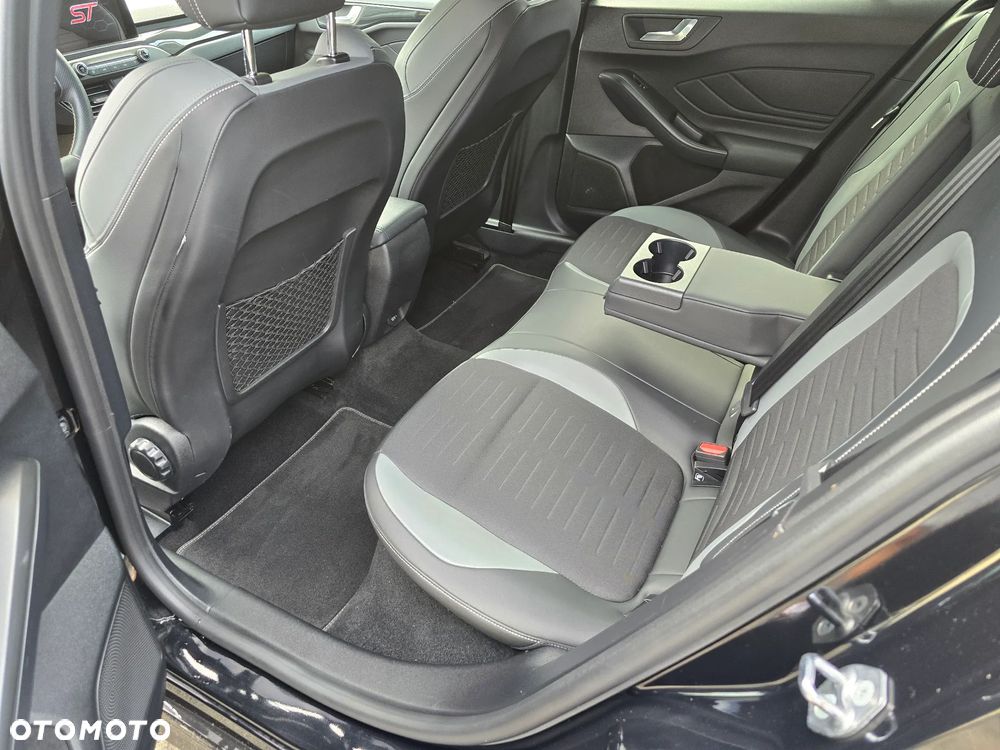 Ford Focus 2.3 EcoBoost S&S ST - 4
