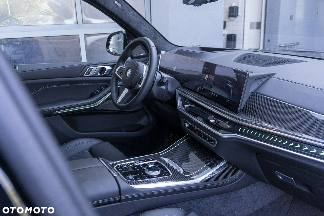 BMW X7 - 24