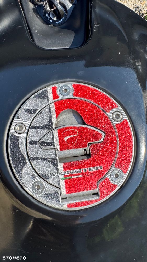 Ducati Monster - 24